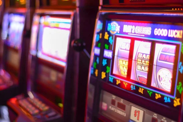 Fortune Mouse slot game interface showing five reels, paylines, and bet controls on istanaimpian2 alternatif